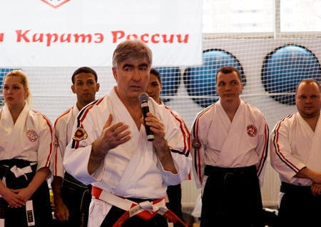 Президент Всемирного союза Косики каратэ и Федерации Косики каратэ России, заслуженный мастер спорта России и заслуженный тренер России, Ханси М.В.Крысин объявляет Кубок России по Косики каратэ 2013 открытым. Автор фото Георгий Огнивцев Falke